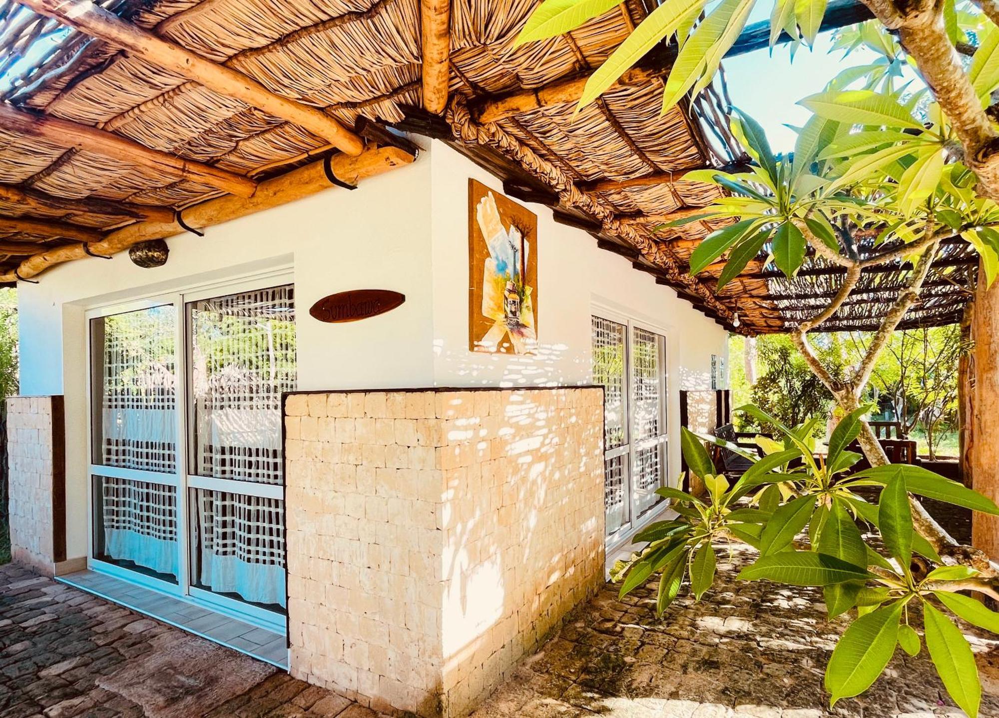 Vovo Telo Lodge Toliara Exteriör bild
