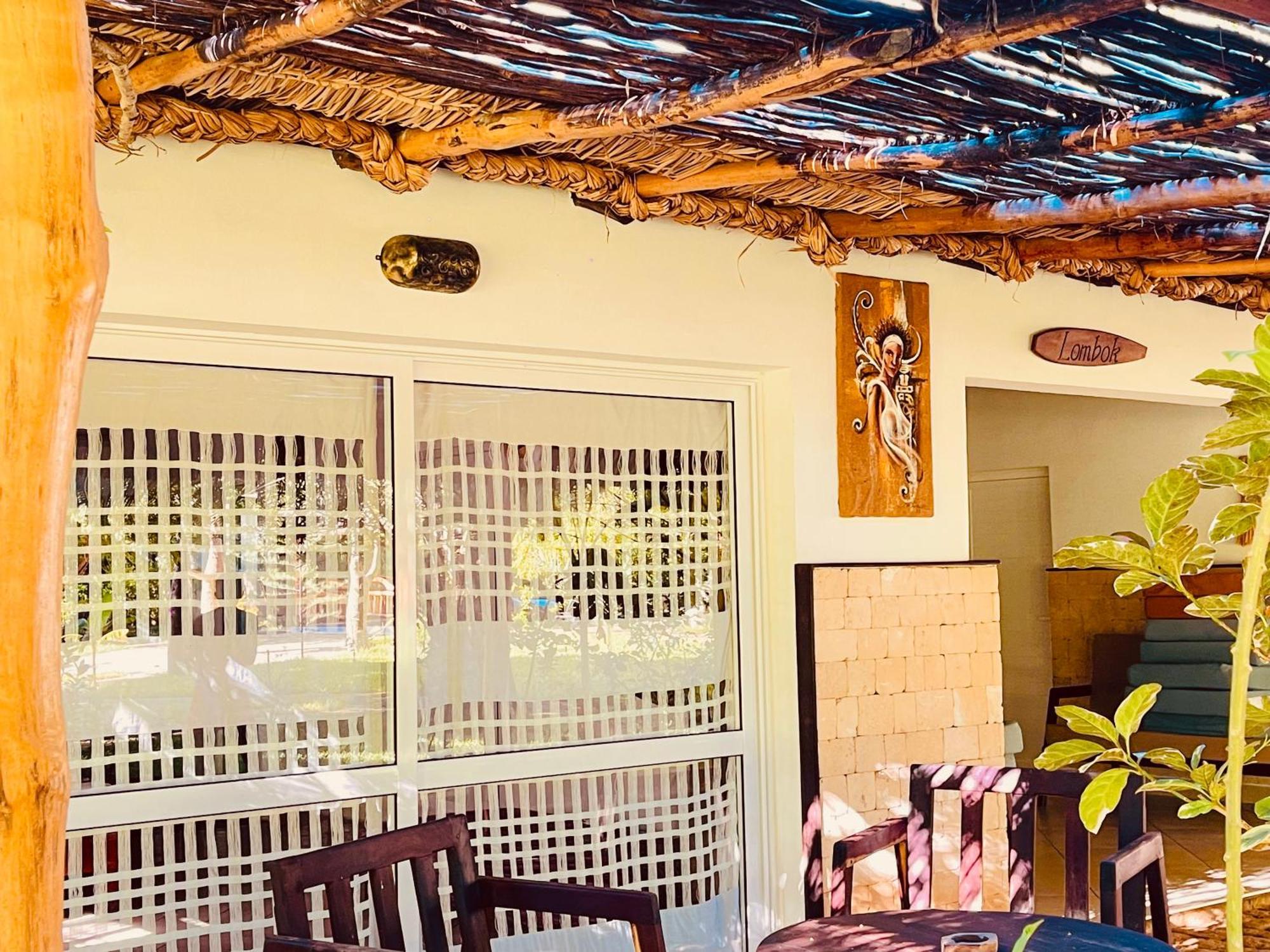 Vovo Telo Lodge Toliara Exteriör bild