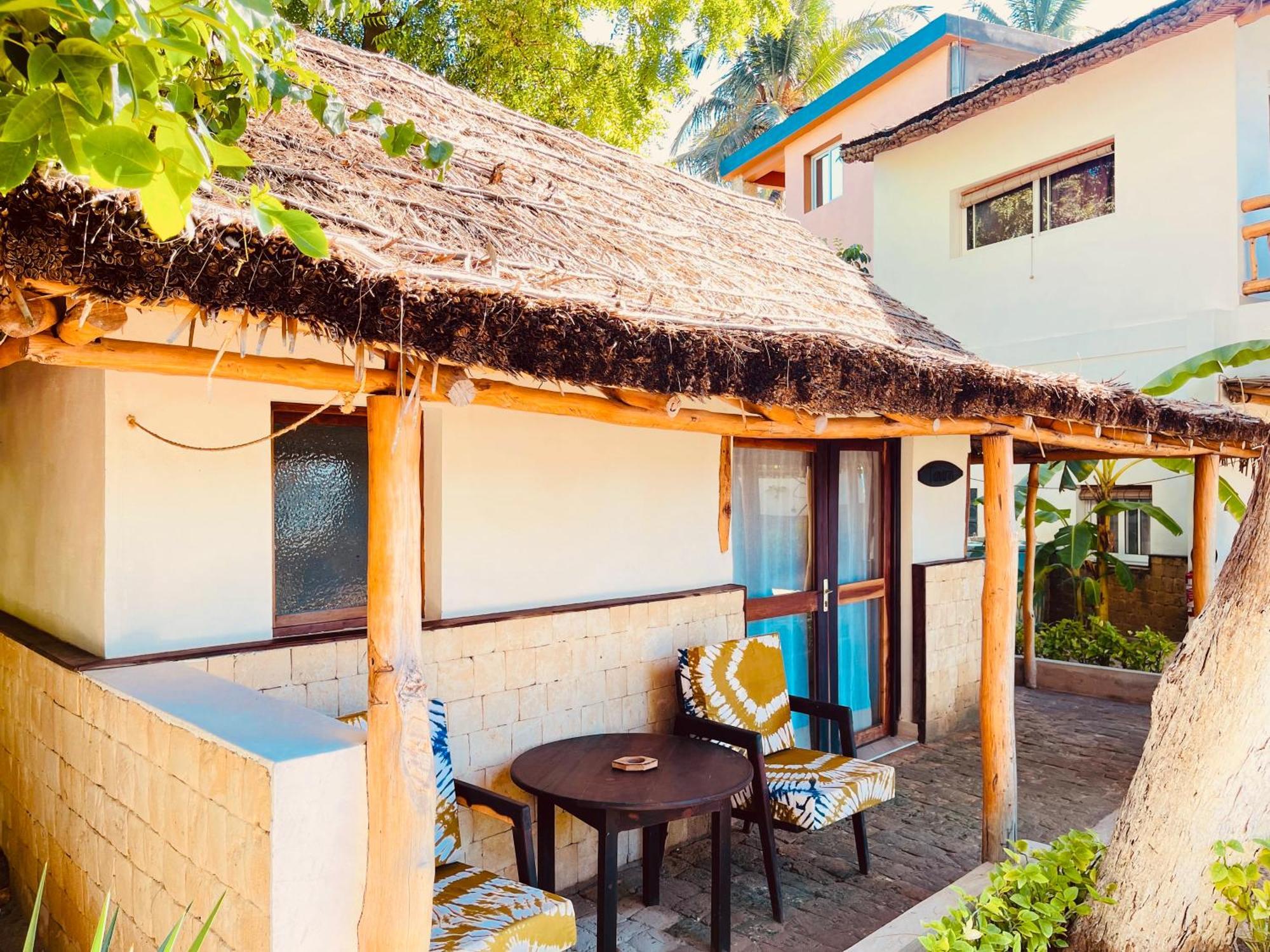 Vovo Telo Lodge Toliara Exteriör bild