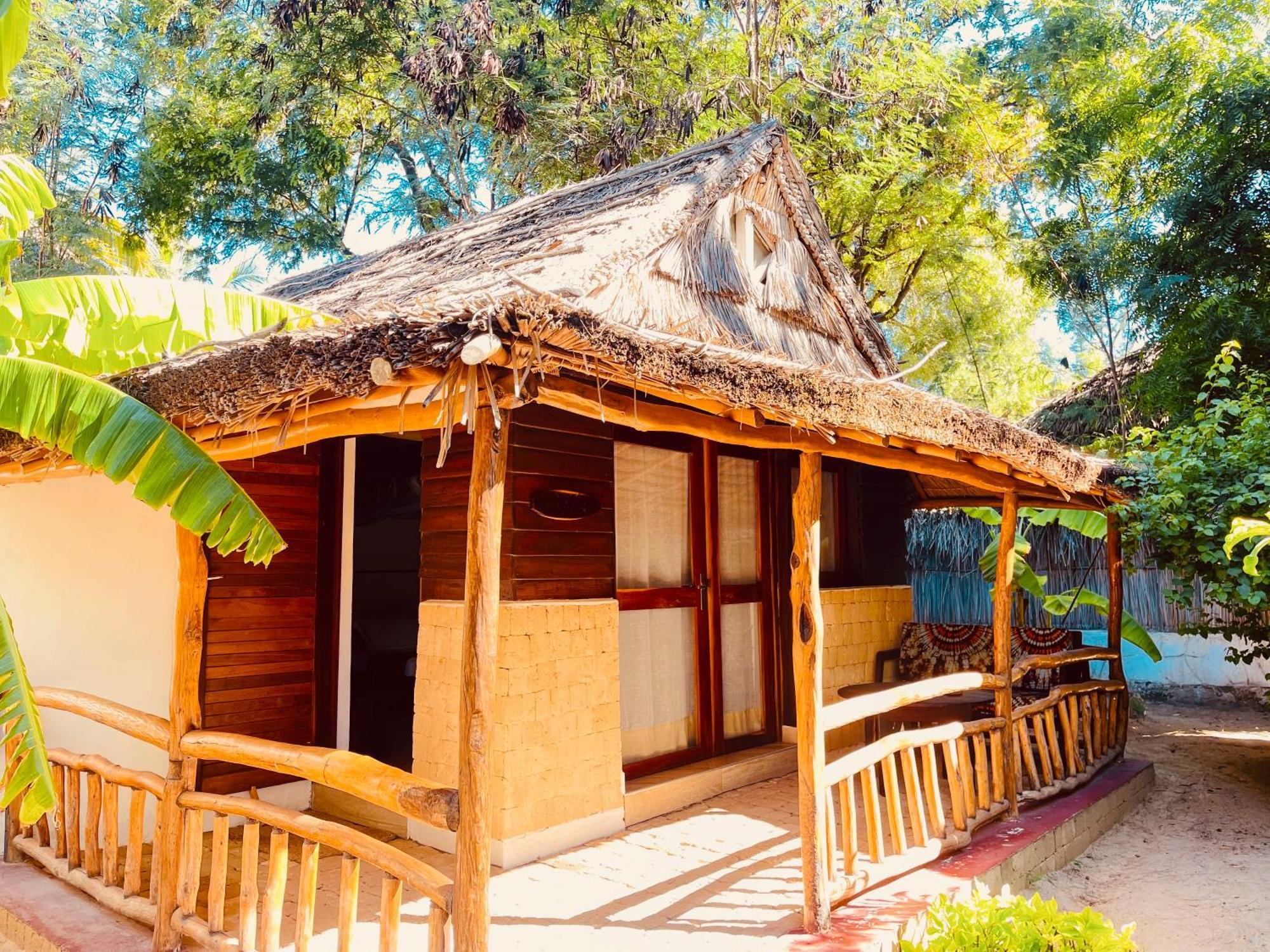 Vovo Telo Lodge Toliara Exteriör bild