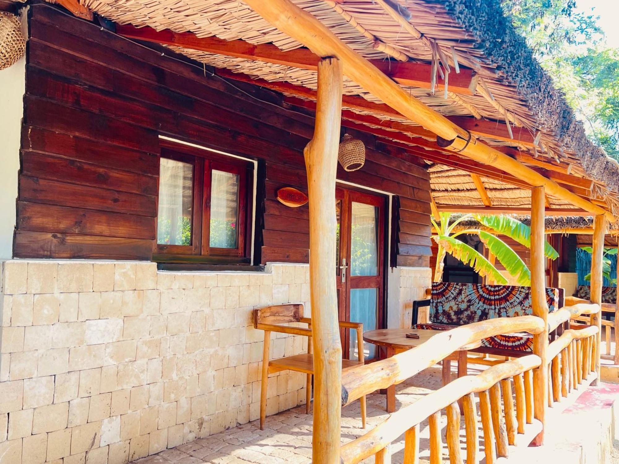 Vovo Telo Lodge Toliara Exteriör bild