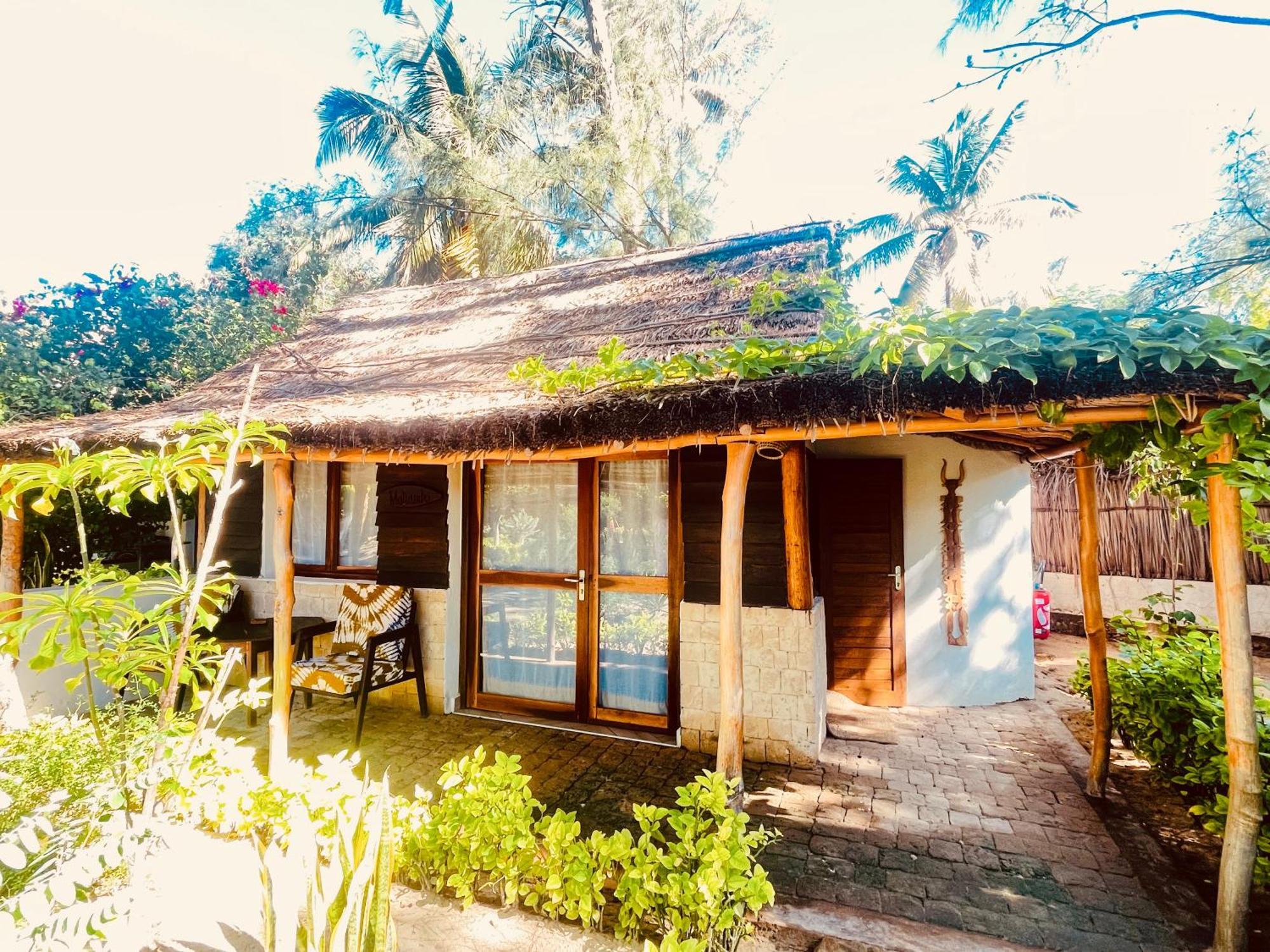 Vovo Telo Lodge Toliara Exteriör bild
