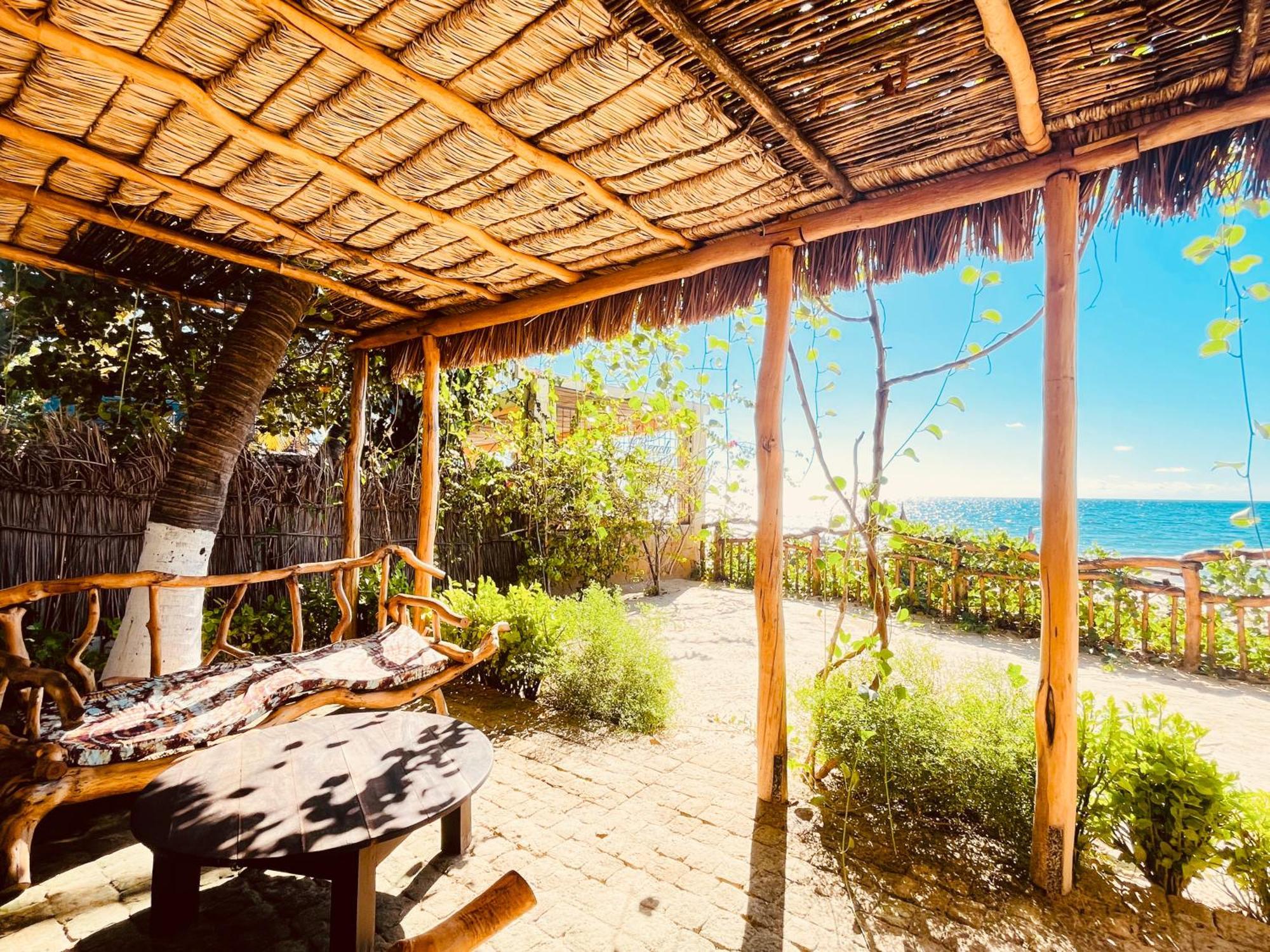 Vovo Telo Lodge Toliara Exteriör bild