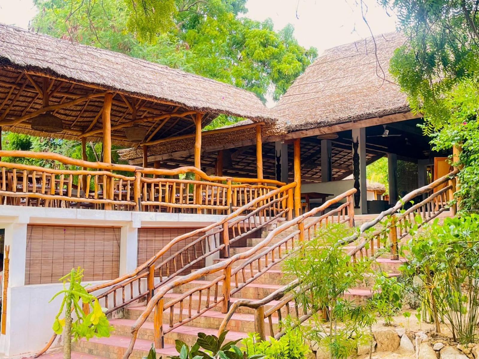 Vovo Telo Lodge Toliara Exteriör bild