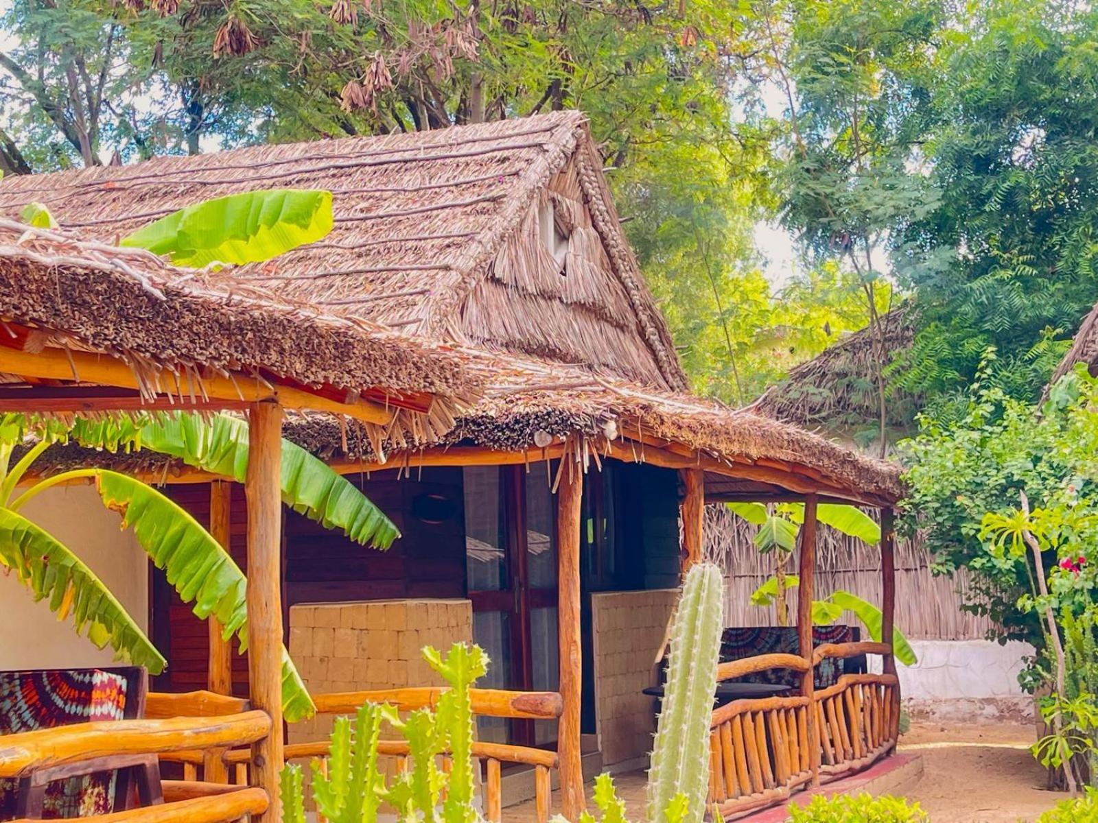 Vovo Telo Lodge Toliara Exteriör bild